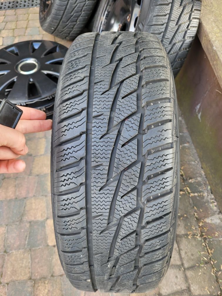 Opony zimowe, felgi stalowe Ford Fiesta MK7 185/55 R15
