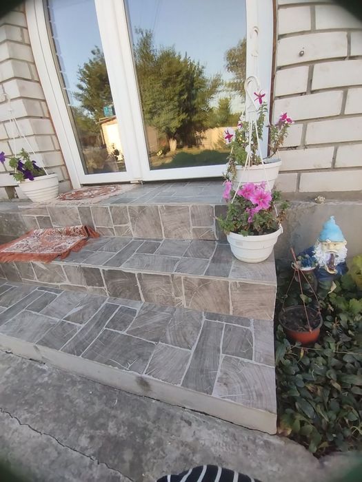 Продам дачу поруч з містом.