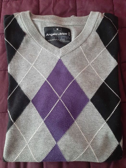 Camisola malha losangos C&A