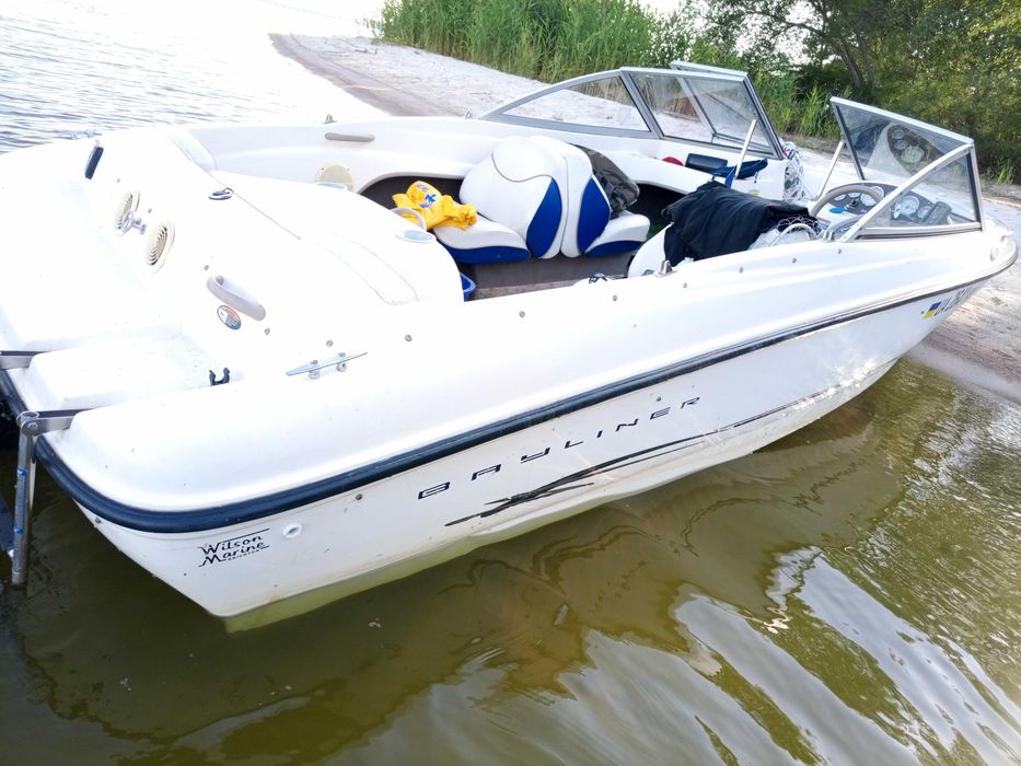 Bayliner 175 катер
