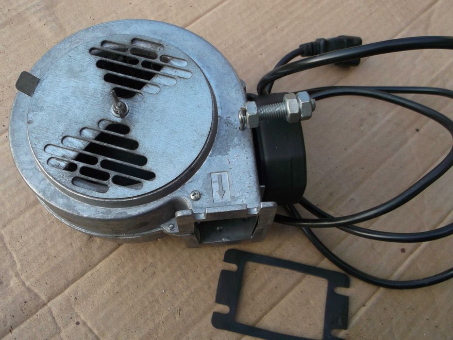 Części od podajnika i pieca na ekogroszek