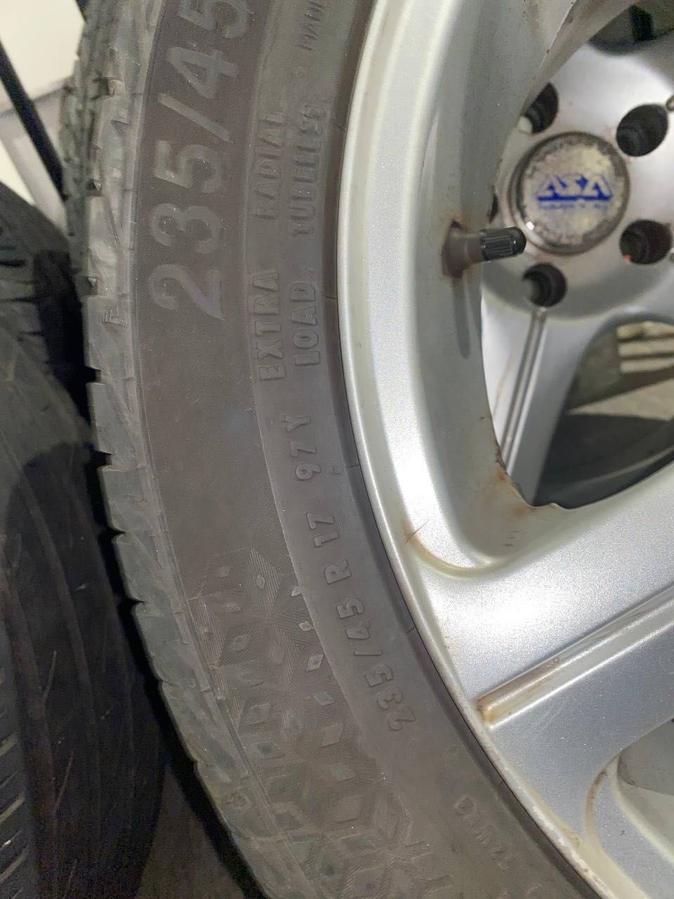 Felgi 17 , Alu Felgi 17 z letnimi oponami 235/45 R17