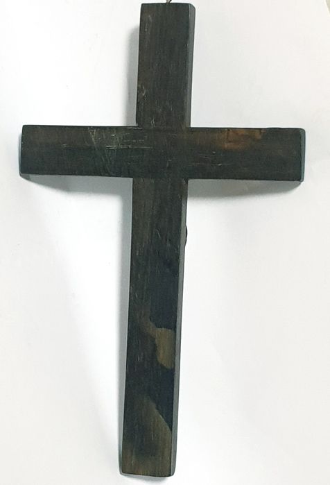 Pequeno antigo crucifixo em pau santo e prata portuguesa