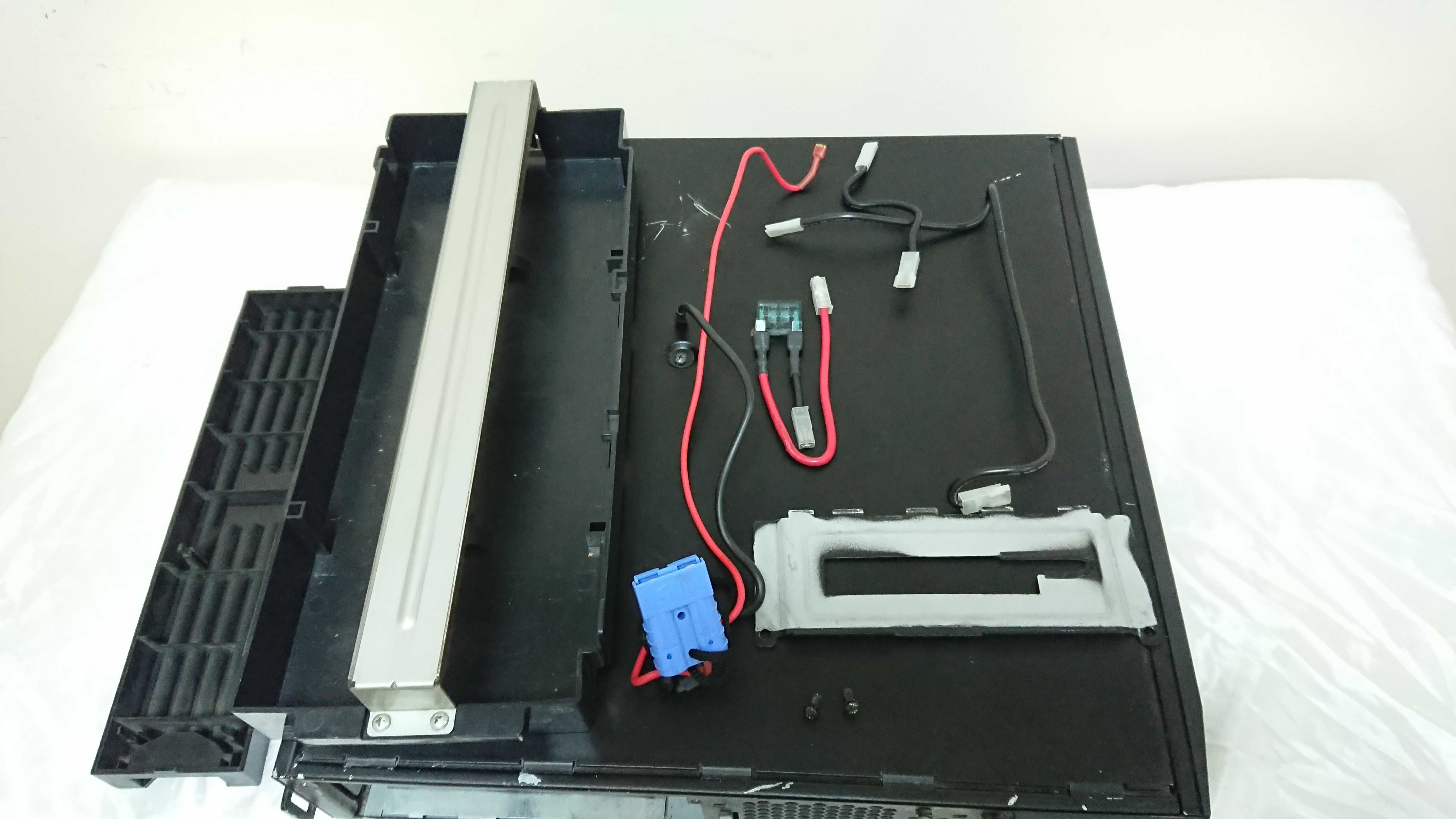 источник бесперебойного питания APC Smart-UPS 2000VA, SURT2000XLI