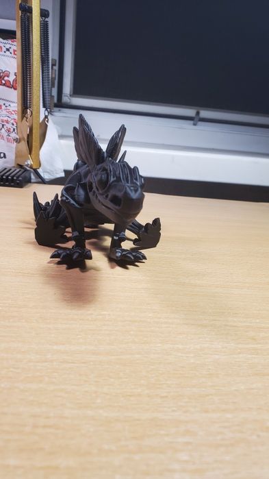 7Фігурка скелет стегозавру