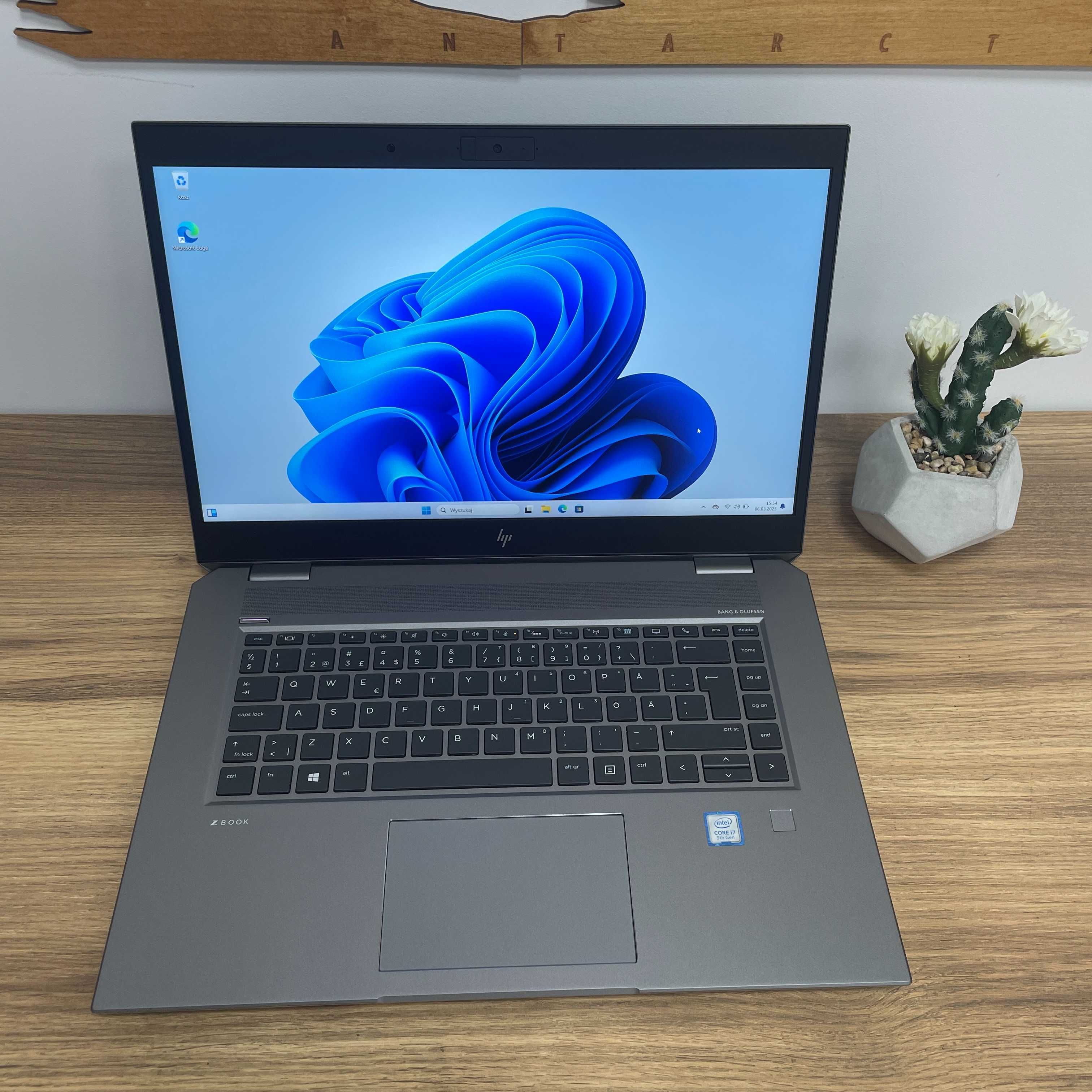 HP ZBook Studio G5 i7 16GB 512GB SSD Quadro P1000 Mobile 4GB 15.6" FHD