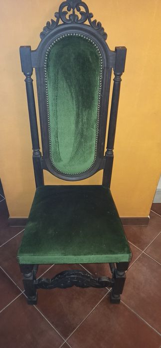 Cadeira antiga estilo colonial