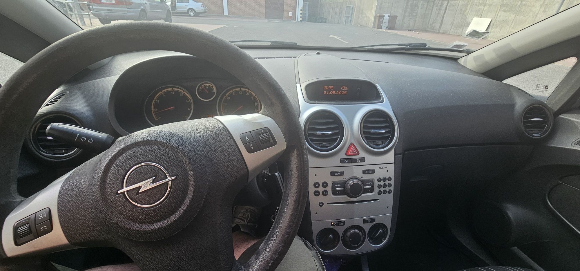 Opel Corsa 1.2 Enjoy (Único Done)