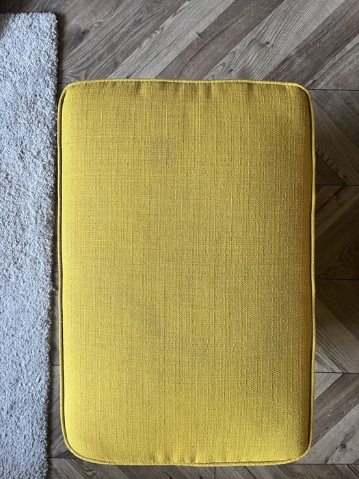 Fotel uszak ikea strandmon z 3 pokrowcami i podnóżkiem, żółty