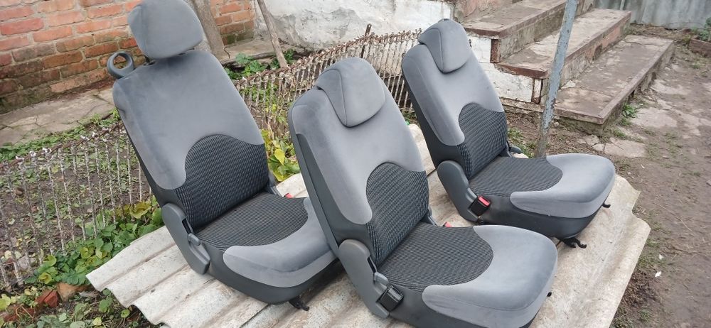 Задній ряд сітроен пікассо