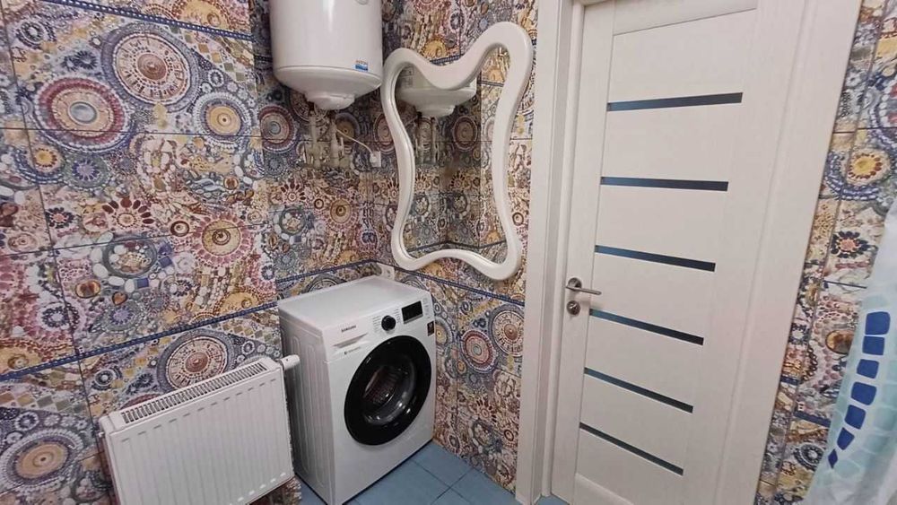 ВЛАДЕЛЕЦ! Современный дом рядом с метро на Лукьяновке.