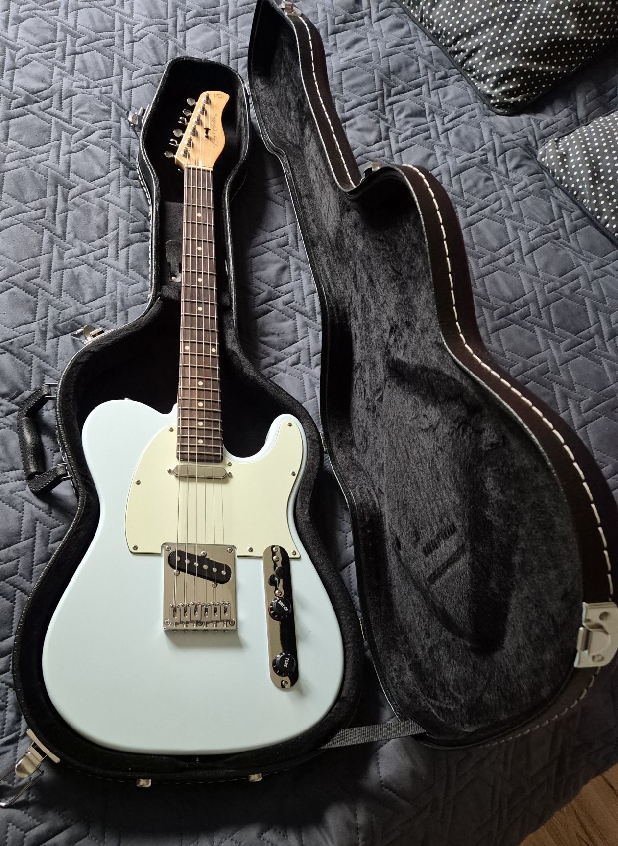 Gitara Sire Larry Carlton T3 
Przykręcana klonowa s