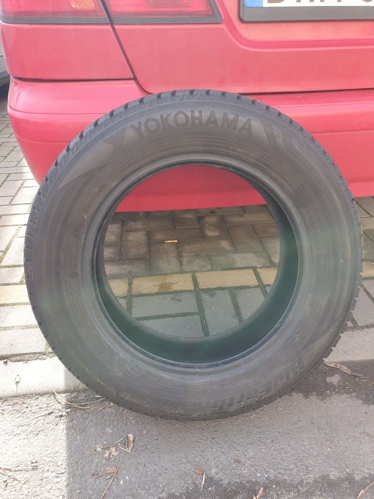 Opona zimowa 185/65R15 YOKOHAMA Winter v906