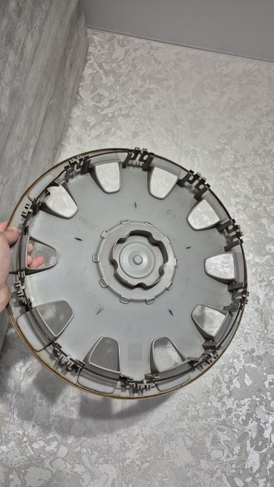 Комплект оригінальних ковпаків Skoda на 15 диски.