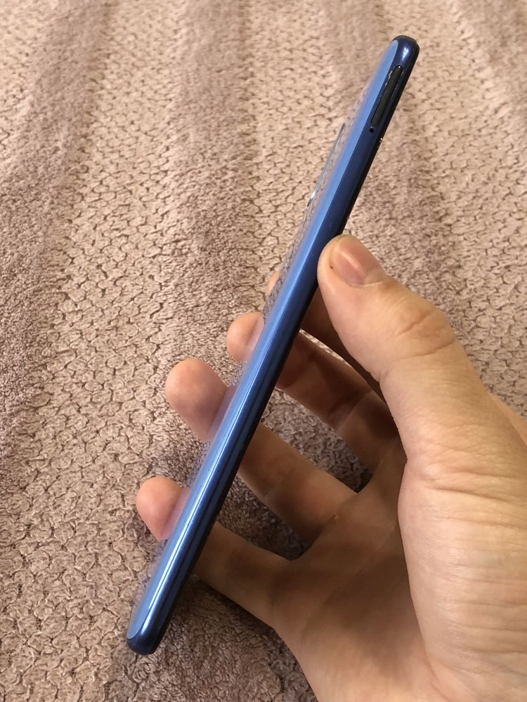 Телефон Samsung Galaxy A70