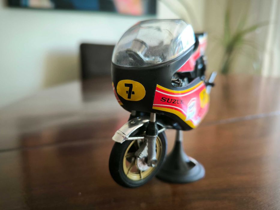 Mota miniatura Susuki 500 (Polistil)