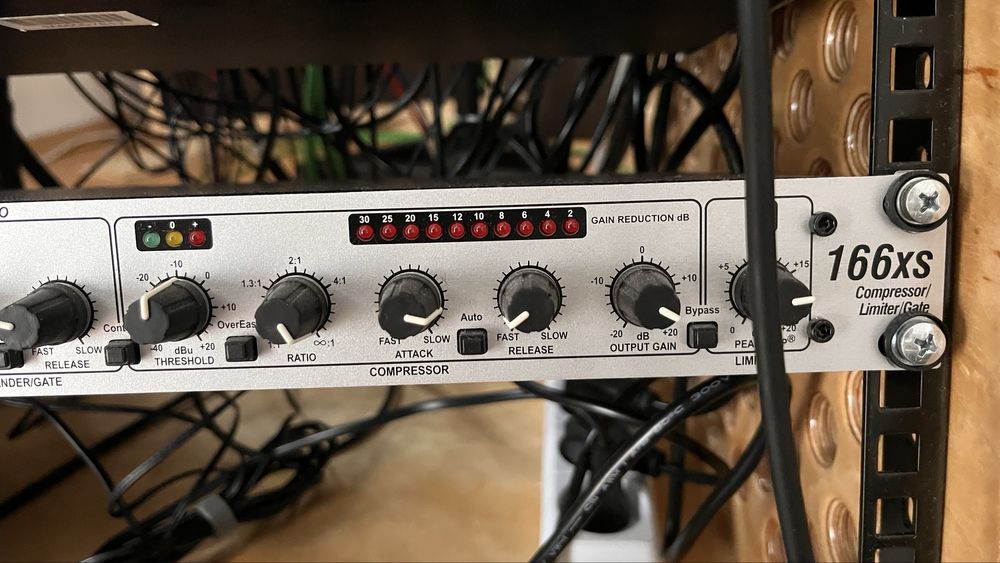 dbx 166 stereo kompresor gate limiter
