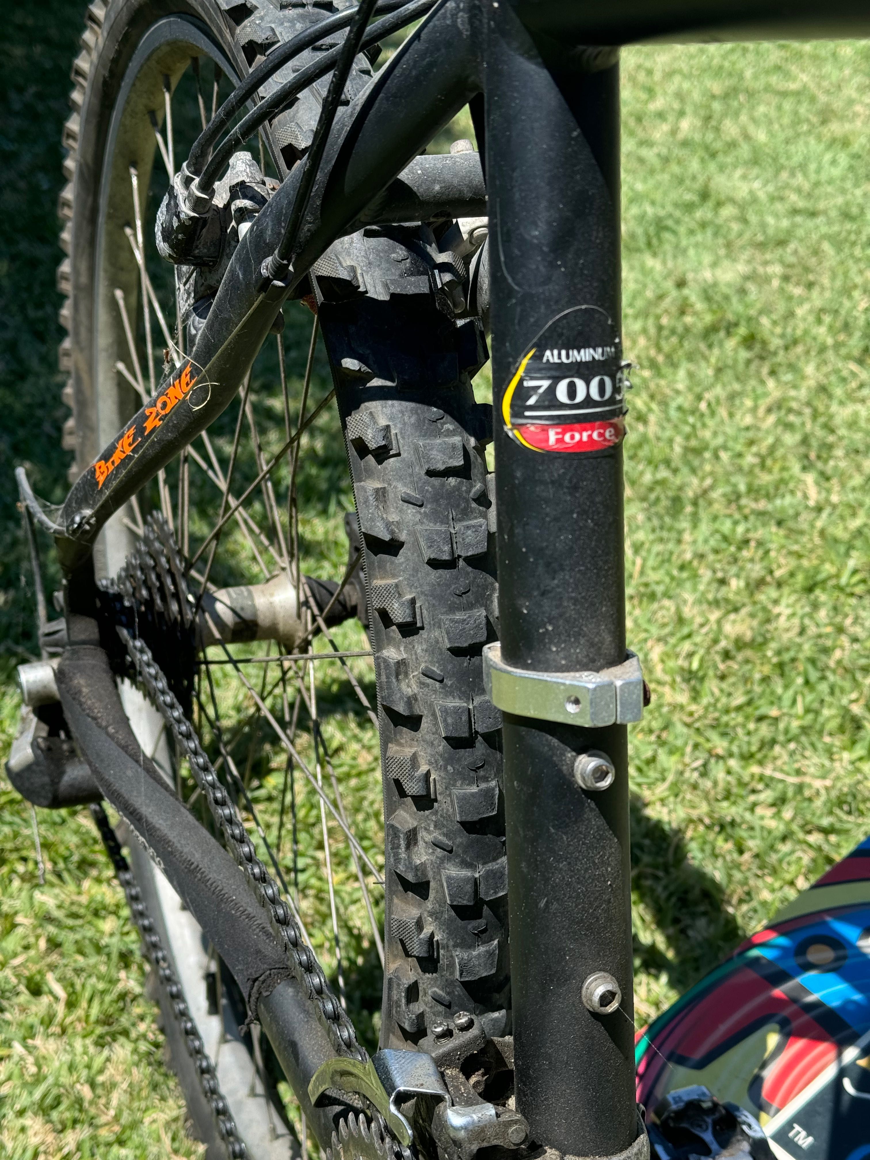 Bicicleta BTT preta