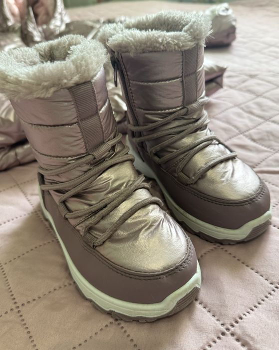 Чобітки зимові на дівчинку 28 розмір  300грн