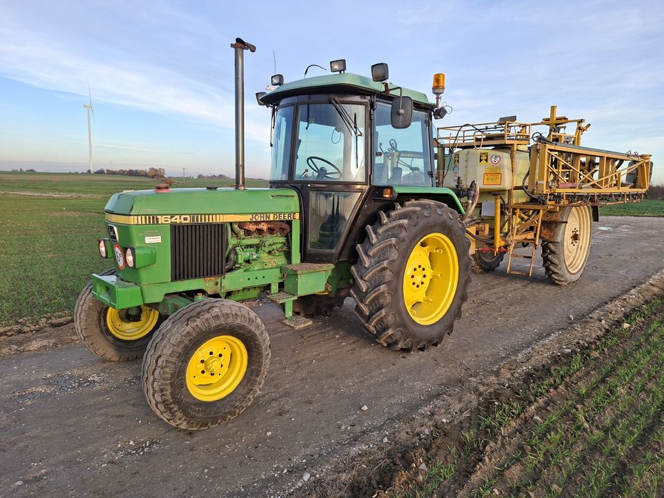 John Deere 1640 Komplet zaczepów Opony 90% BKT Ursus Zetor