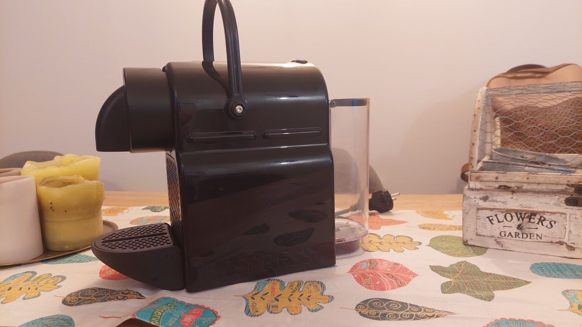 Máquina de café Nespresso Delonghi