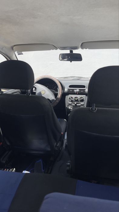 Opel corsa b azul