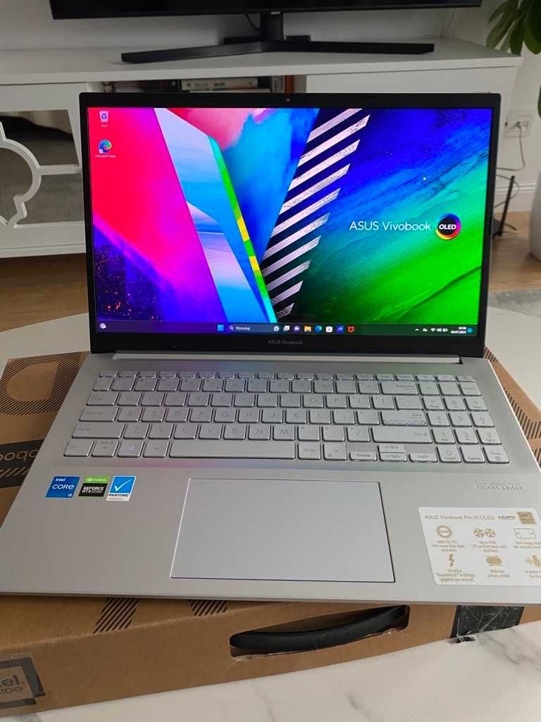 Asus Pro 15 OLED K3500P-L1358W na gwarancji do końca listopada