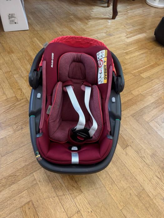 Продам автокрісло Maxi-Cosi Coral (Essential Red), ідеальний стан.
