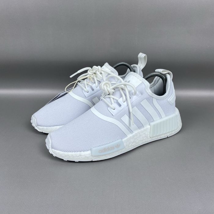 Білі кросівки Adidas NMD_R1  Originals H02334 Оригінал для залу в бігу