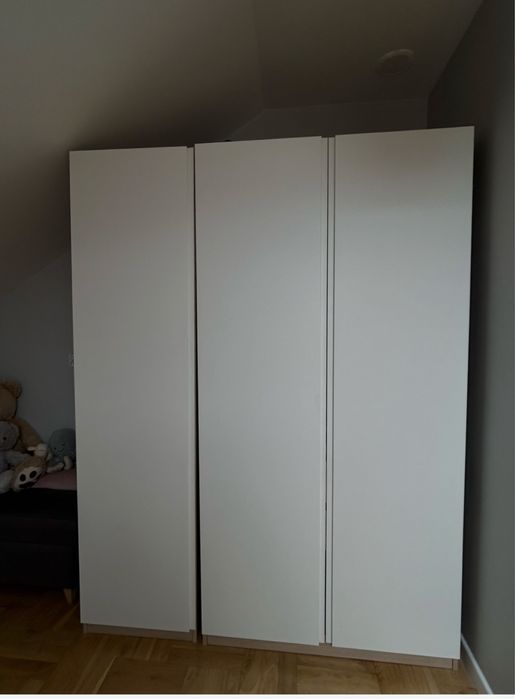 Biala szafa z ikea