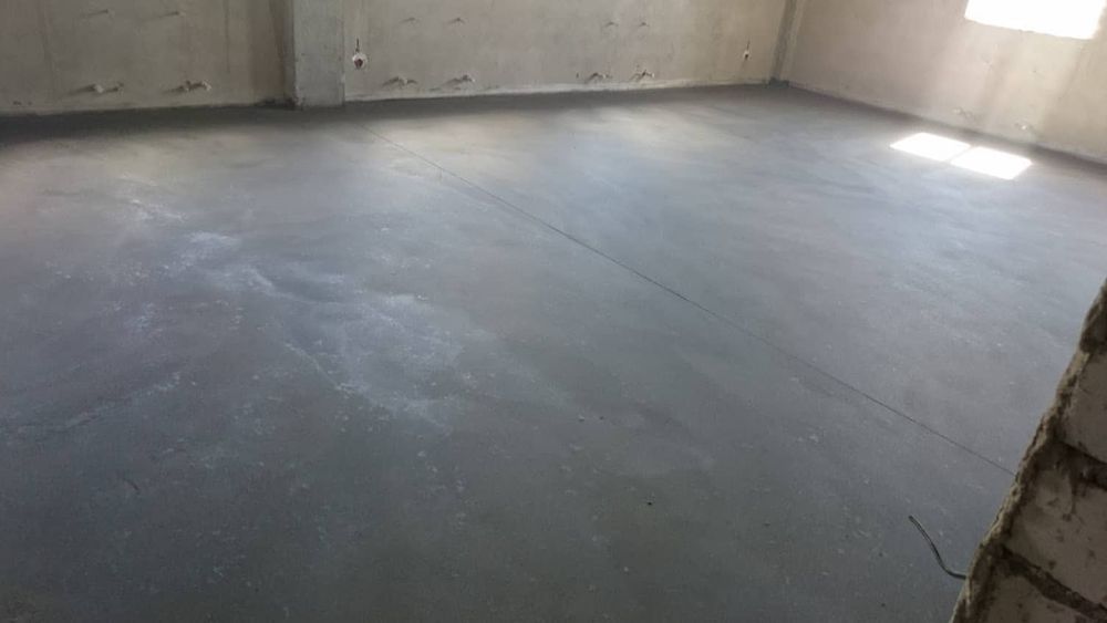 Машинная полусухая стяжка пола. Заливка тёплого пола. Выравнивание.