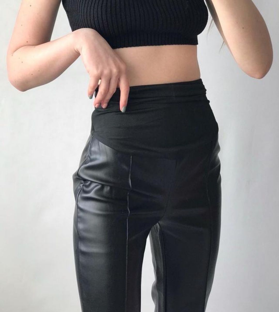 Штани з екошкіри для вагітних від бренду missguided xs-s