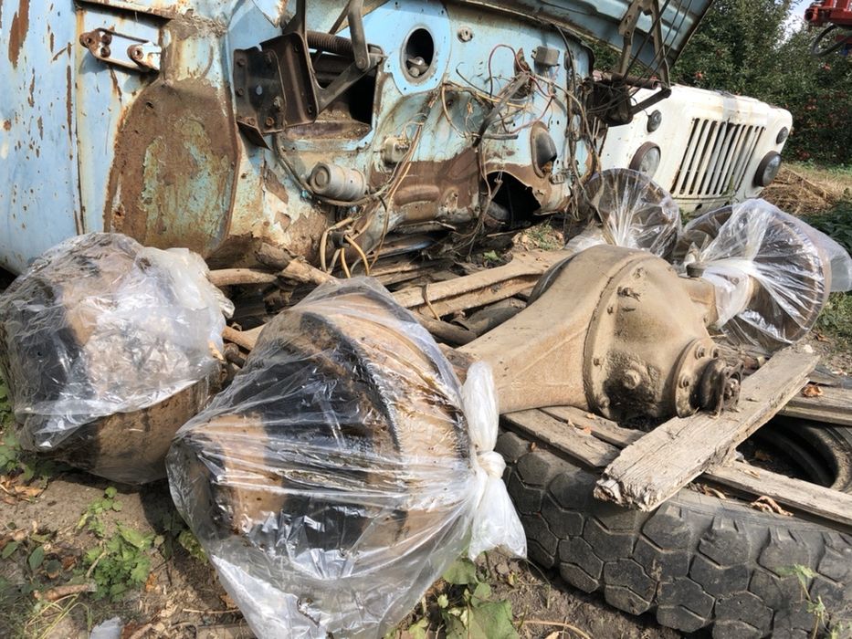 Продам комплектуючі газ 53