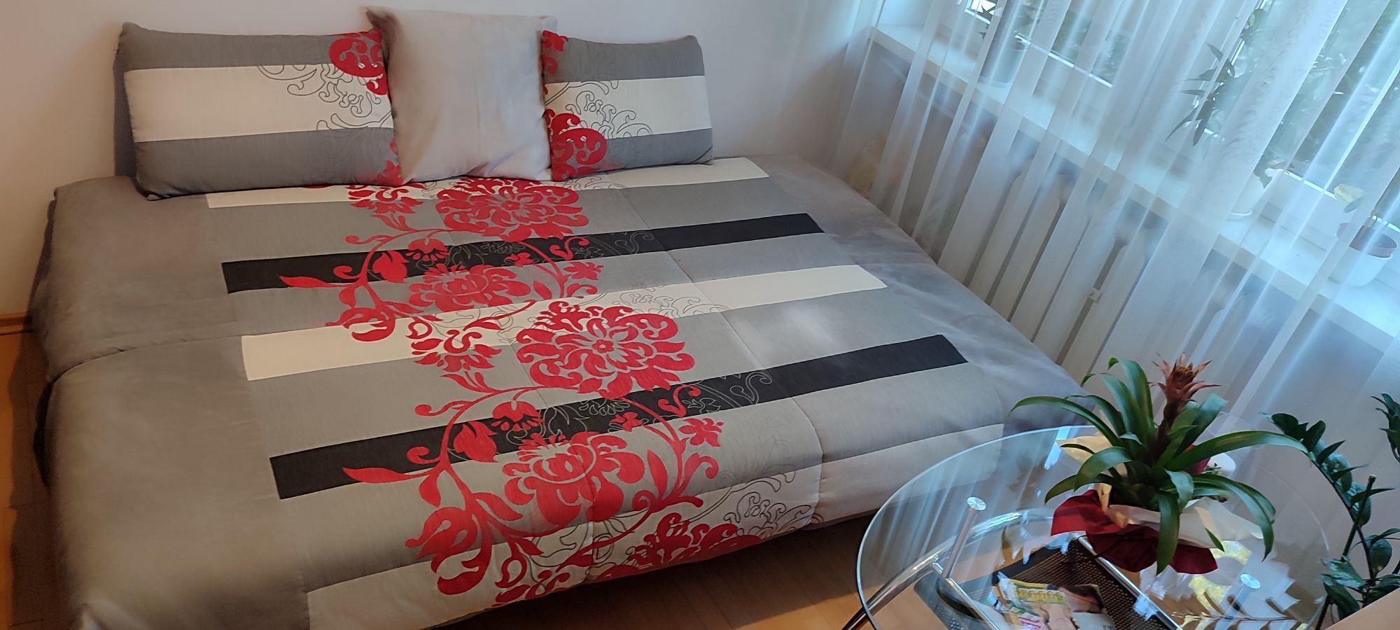 Wersalka stan idealny używana 3 razy stoi w gościnnym pokoju