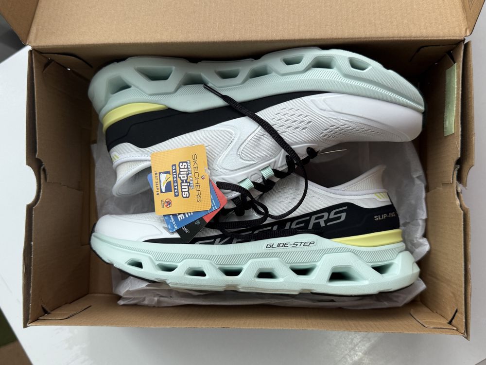 Кросівки жіночі Skechers