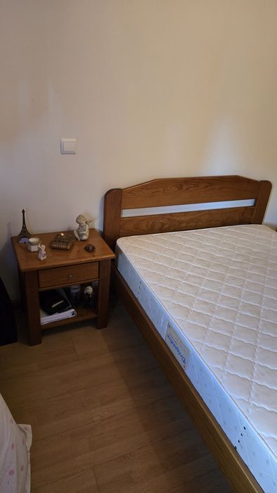 Quarto com secretária