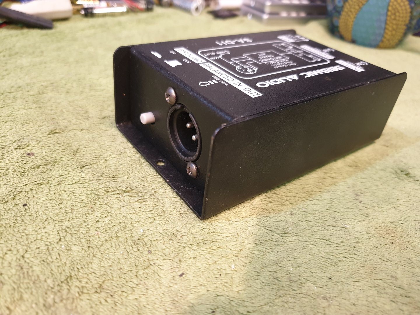 SEISMIC AUDIO SA-DI1 konwerter sygnału.