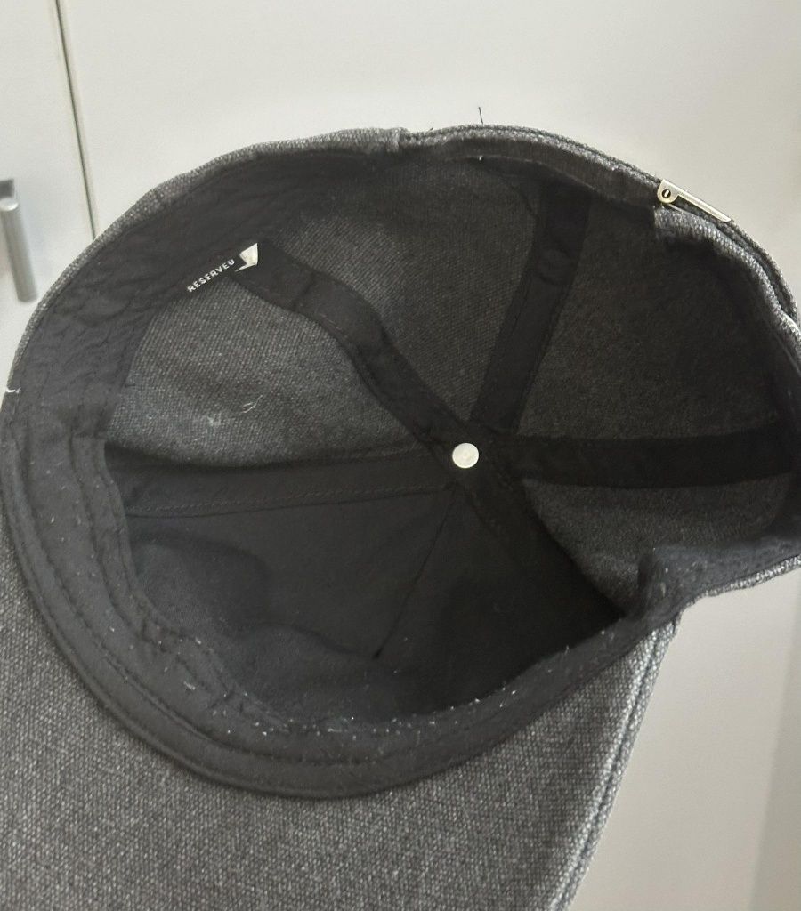 czapka z daszkiem Reserved