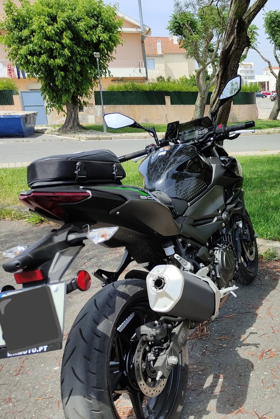 Kawasaki Z500 Nov. 2024 poucos kilómetros. Garantía até 2027
