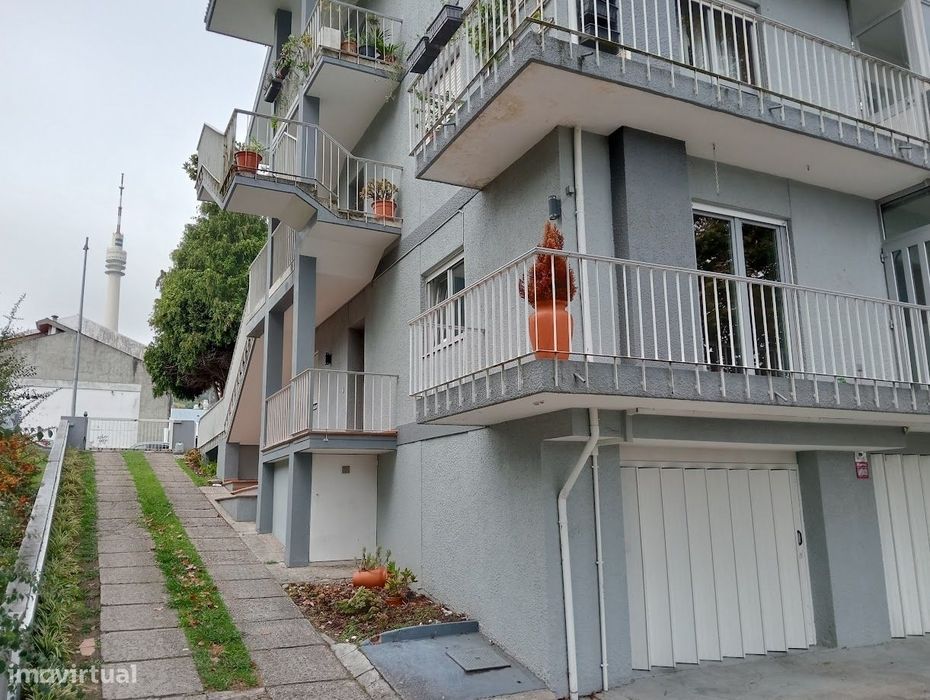 Fantástico Andar Moradia T3+1 em Oliveira do Douro, junto ao Parque da