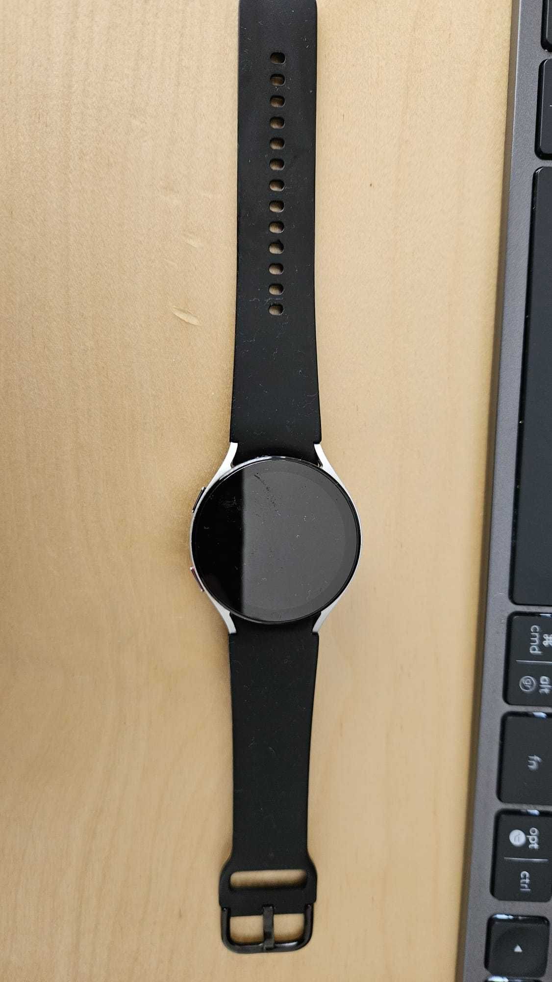 Samsung Galaxy Watch 5 44mm Silver + Carregador