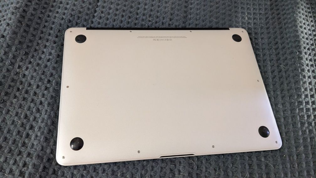 i5 / 4 / 128  Apple Macbook Air 13"