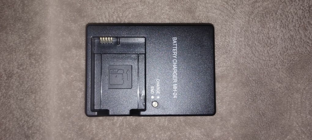 Зарядное устройство MH-24 для Nikon Coolpix P7000, P7100, P7800, D3100
