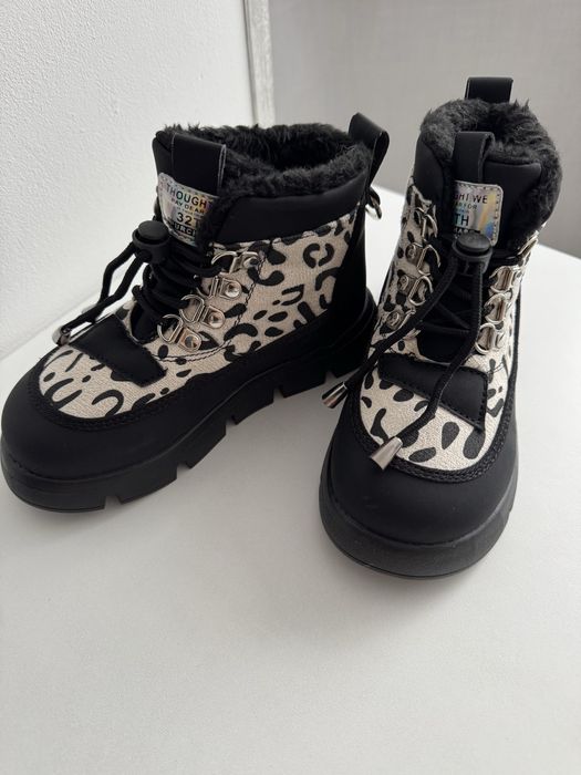 Новые теплые ботинки