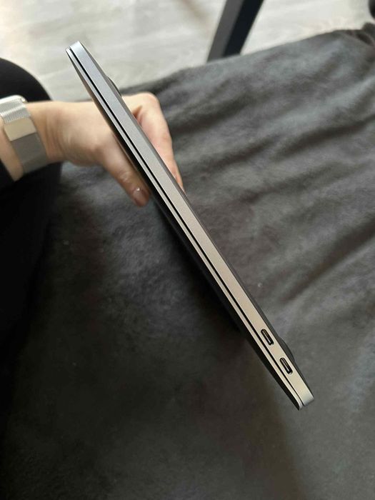 Macbook pro 2018 stan idealny i5 ssd