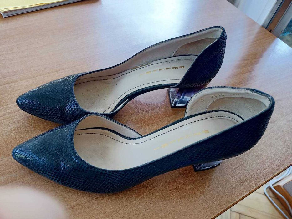 Туфли женские Vero Cuoio, Италия, черные, р. 39, натуральная кожа