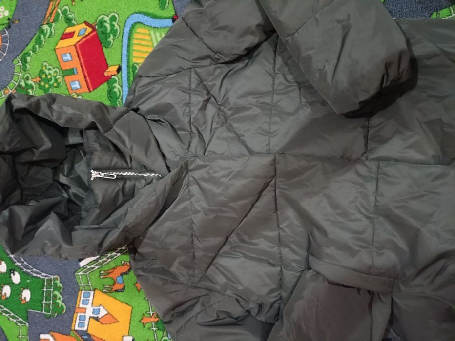 Продам куртку на холодну осінь жіночу