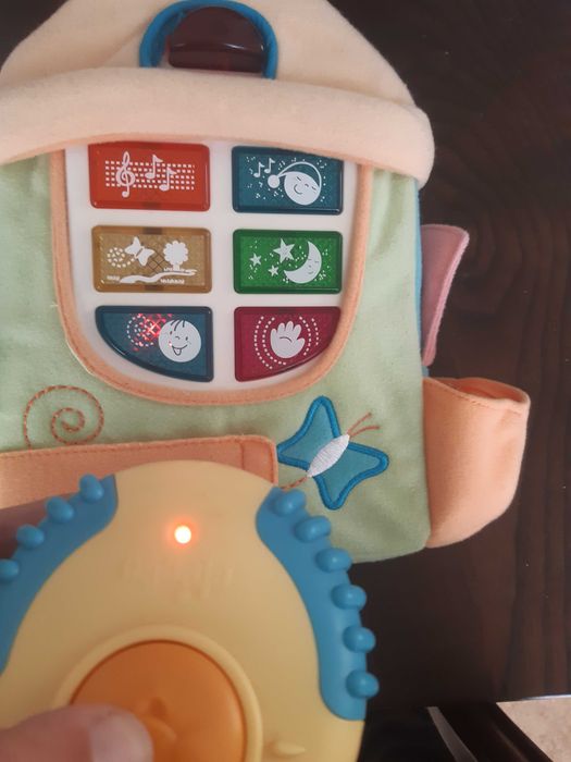 Mobile Chicco que roda com 6 melodias e com sensor automático de choro