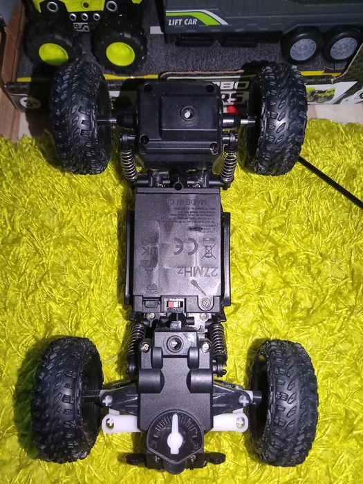 Auto na pilota i dźwig