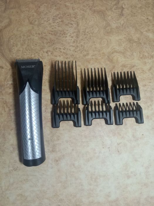 Професійна машинка для стржки на акумуляторі